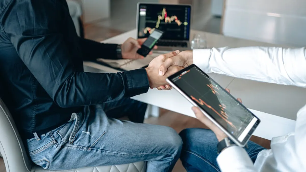Anthropic revenue: Market Outlook, Risks, and Key Things to Watch