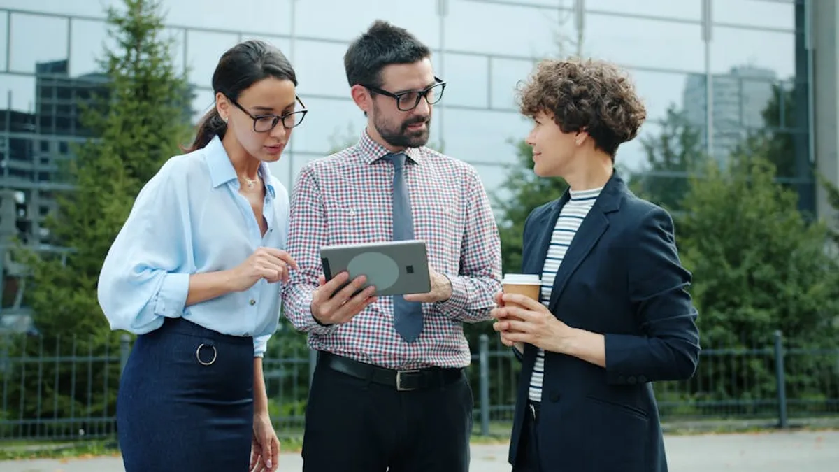 How to Build a Business Content Calendar Around Search Intent