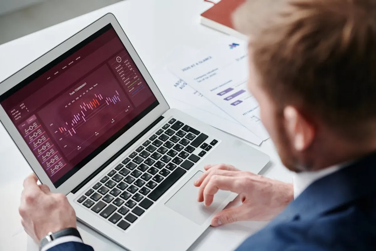 lapzoo.com Search Intent: What new ventures Can Learn From Niche Brand Searches